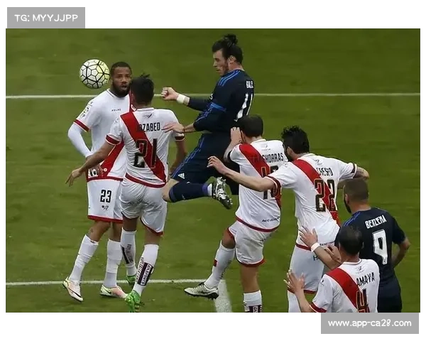 西班牙人对巴列卡诺现两张红牌,裁判判罚尺度引热议 西班牙人对巴列卡诺现两张红牌,裁判判罚尺度引热议