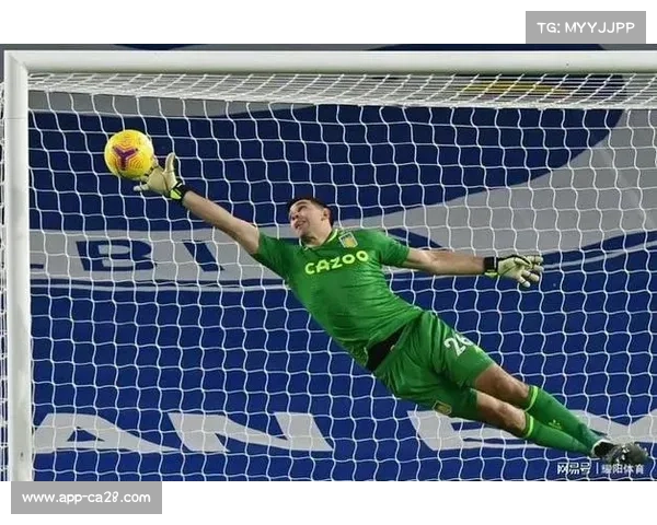 门将角色演变，出球能力成现代足球要求